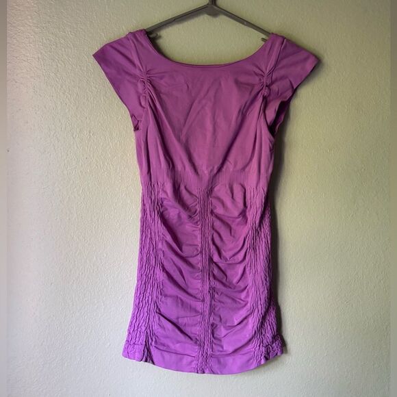 NWOT Nordstrom Zella Activewear Ruched Top - Small - Picture 4 of 5